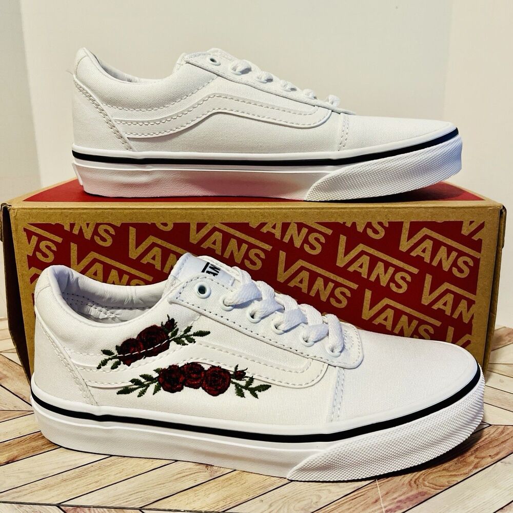 VANS Ward White Red Rose Embroidery Missy‎ Kids 2 Low Top Sneaker Romantic